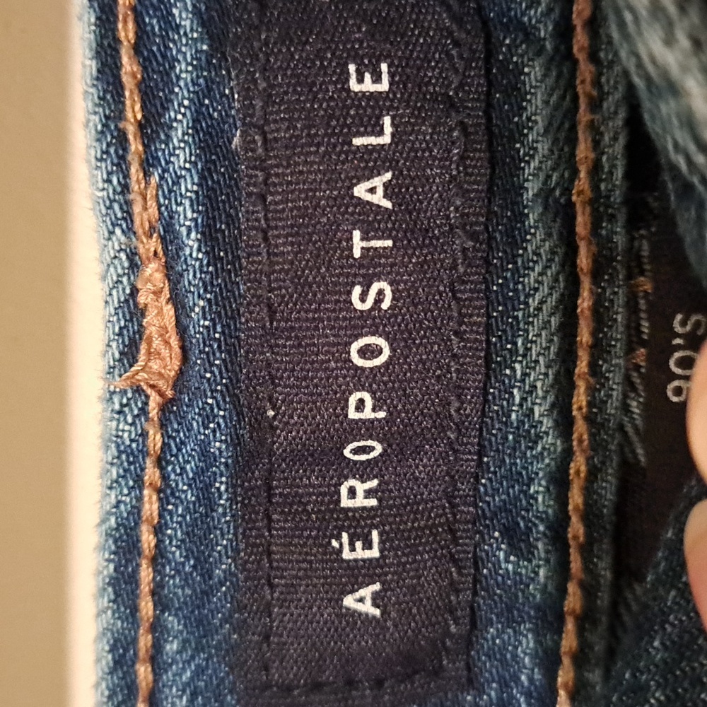 Aeropostale Straight Leg Distressed Blue Jeans. Size 6. - Picture 2 of 10